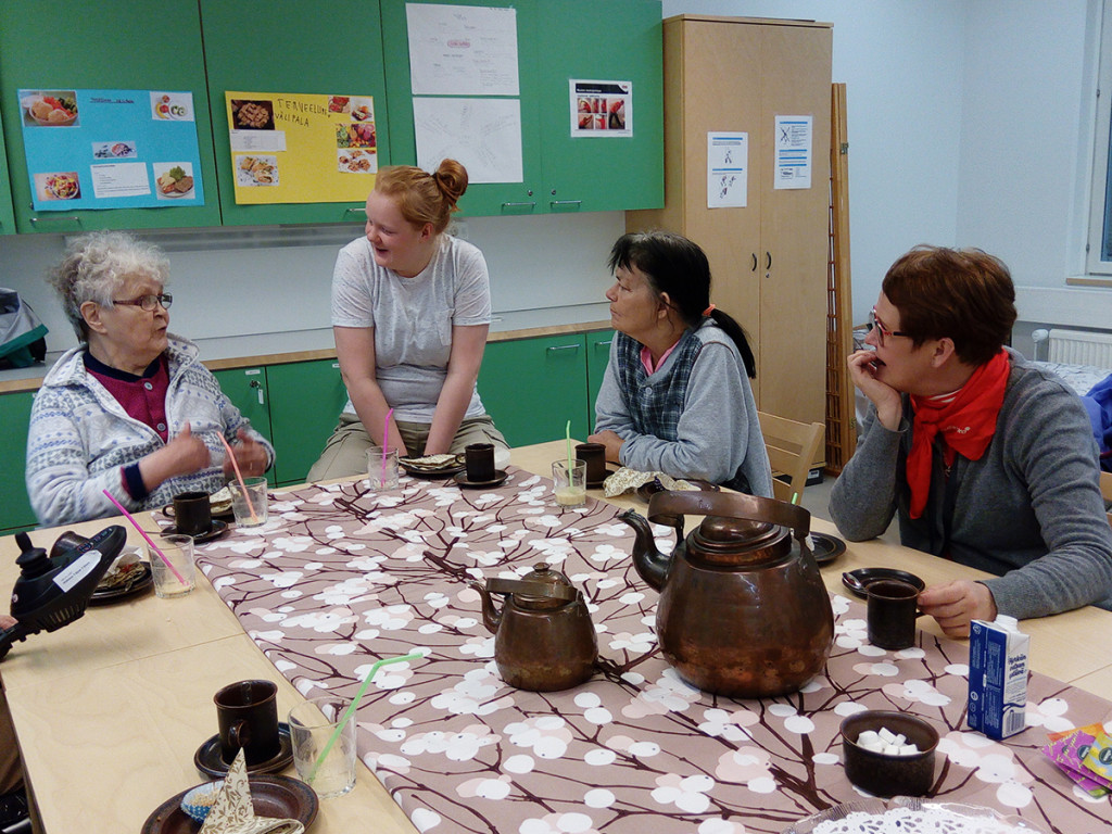 Kuntoutujien, opiskelijoiden ja henkilöstön yhteinen kahvihetki